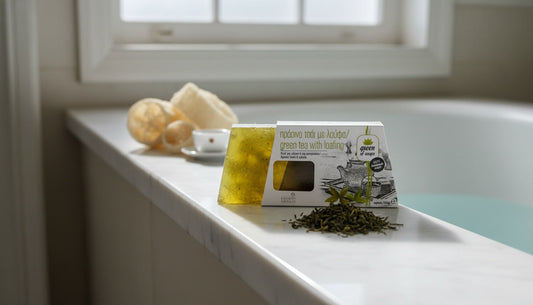 Laurus Nobilis Green Tea and Loofah cellulite body soap for natural exfoliation