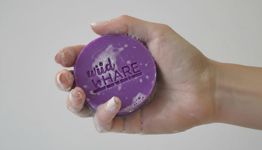 Vegan Solid Shampoo Repair & Glow with Hemp Seed Oil for repairing, hydrating and adding shine to damaged hair.