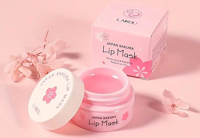 Japan Sakura Moisturizing Lip Mask