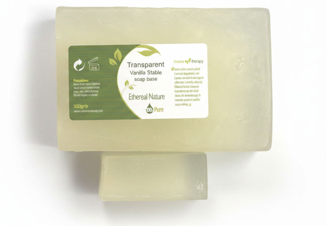 Transparent Vanilla Stable Melt and Pour Soap Base resistant to vanilla discoloration